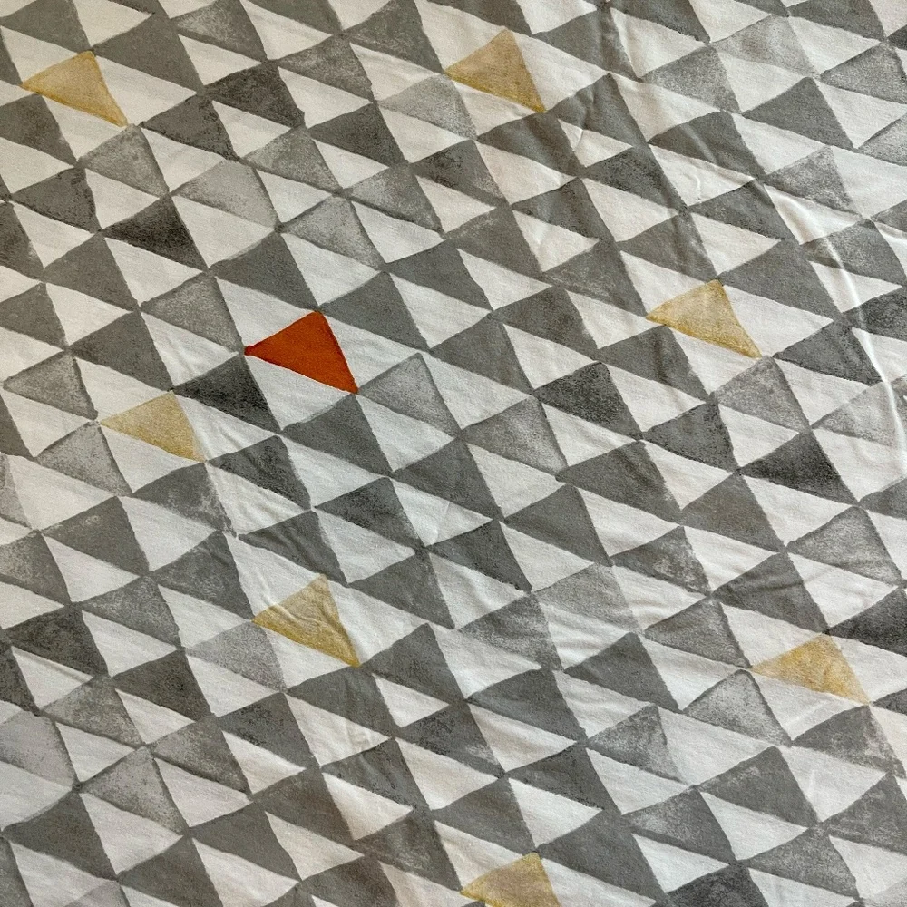 West Elm Duvet Cover Mod Triangle - Queen